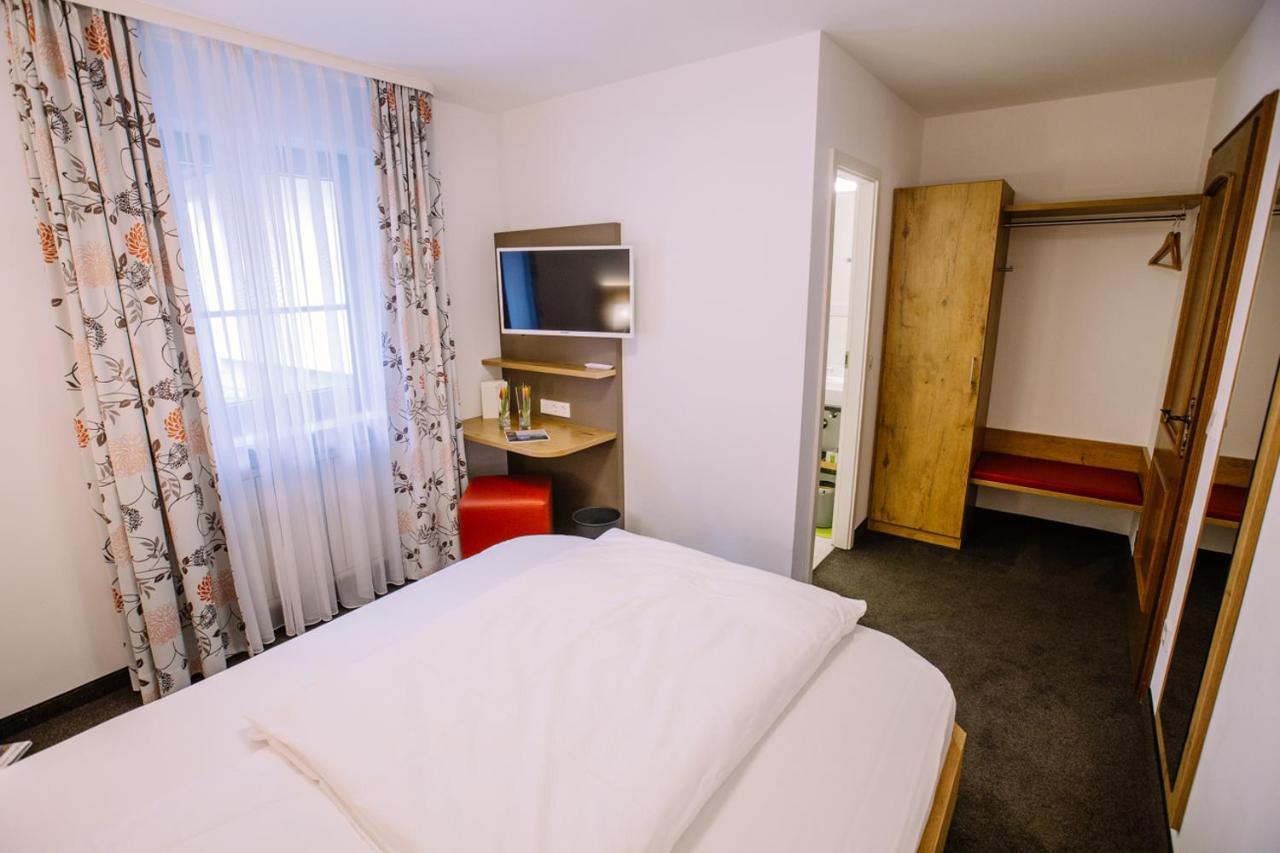 Hotel Restaurant Lamm Rosswag Vaihingen an der Enz Exterior photo