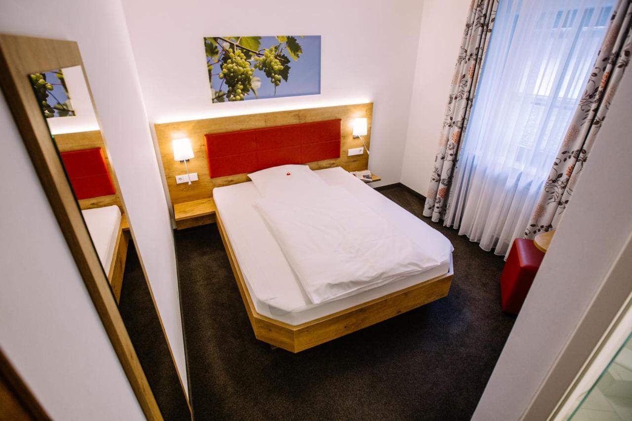 Hotel Restaurant Lamm Rosswag Vaihingen an der Enz Exterior photo